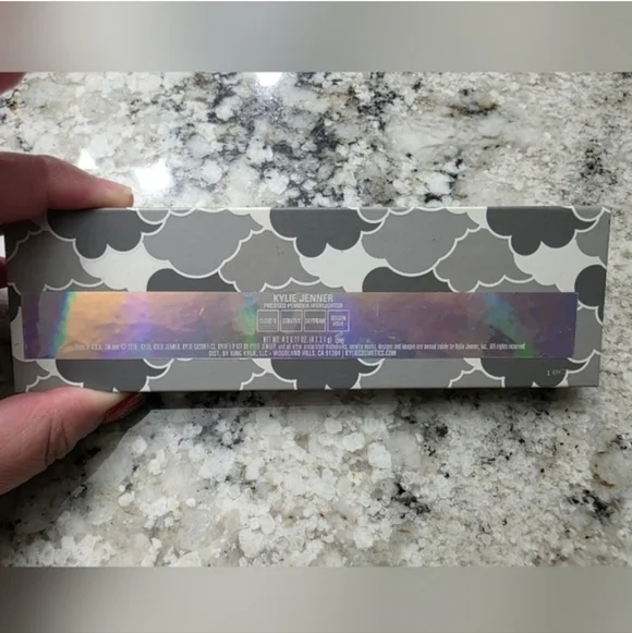 Kylie Cosmetics Pressed Powder Highlighter Palette Limited. NEW! - Picture 4 of 7